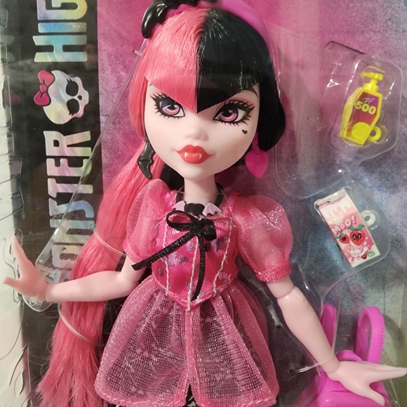 Monster High Day Out Draculaura doll Halloween - Picture 2 of 9
